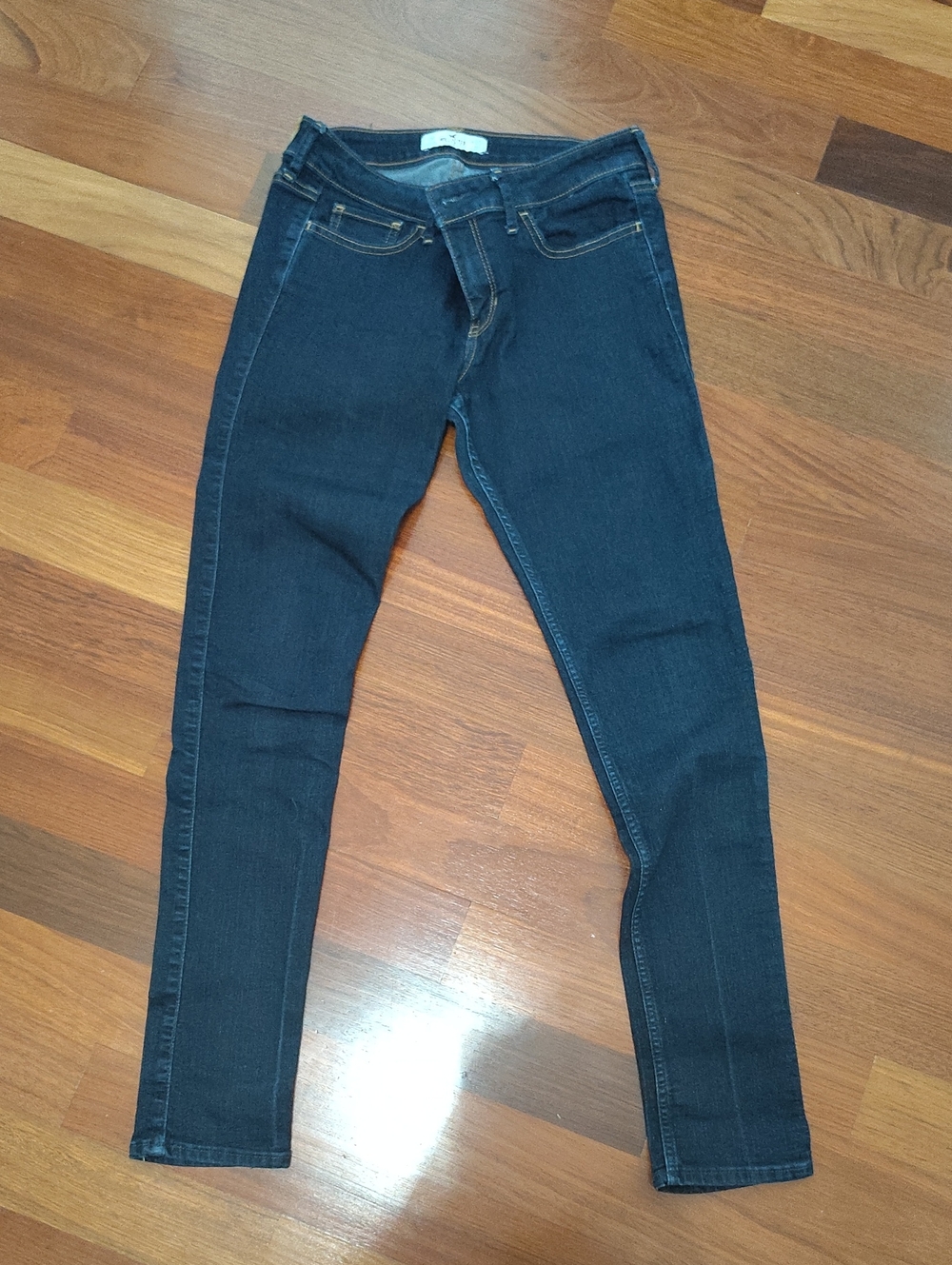 Hollister Dark Blue Women's Skinny Jeans - Classic Denim, Sz 11